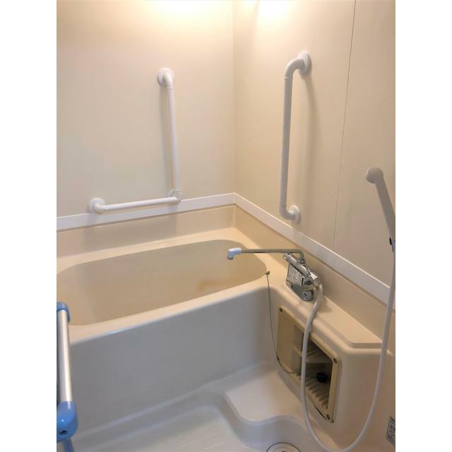 バス・シャワールーム　浴室乾燥機付きバス。