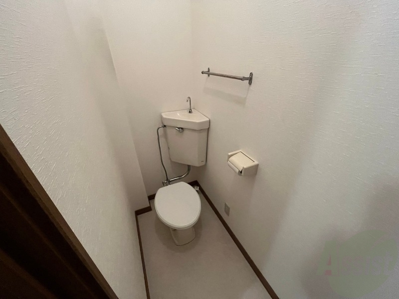 トイレ　こちらはトイレです。清潔感があり、安心して使用できます。