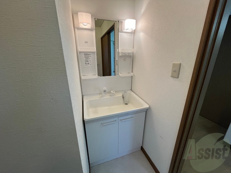 洗面設備　こちらに洗面台があります。朝の洗顔はこちらで。