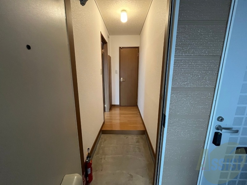 玄関　玄関の様子です。明るい印象ですね。気分もあがりそう。