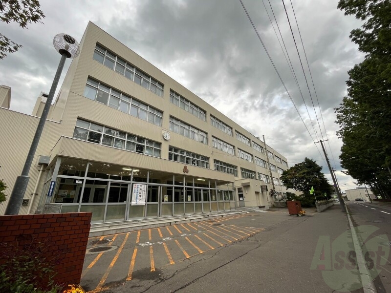 小学校　札幌市立栄南小学校（小学校）まで304m