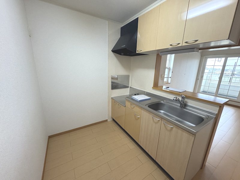 キッチン　同物件別部屋