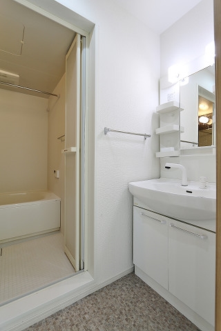 洗面設備　毎朝の支度はこちらでバッチリ