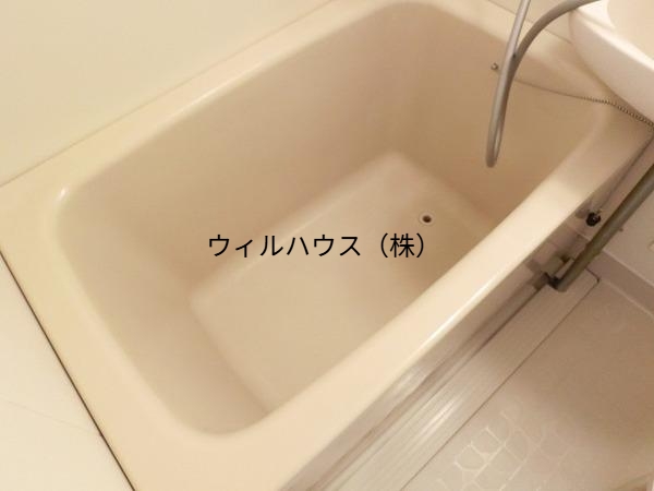 バス・シャワールーム　キレイにリフォームされています！