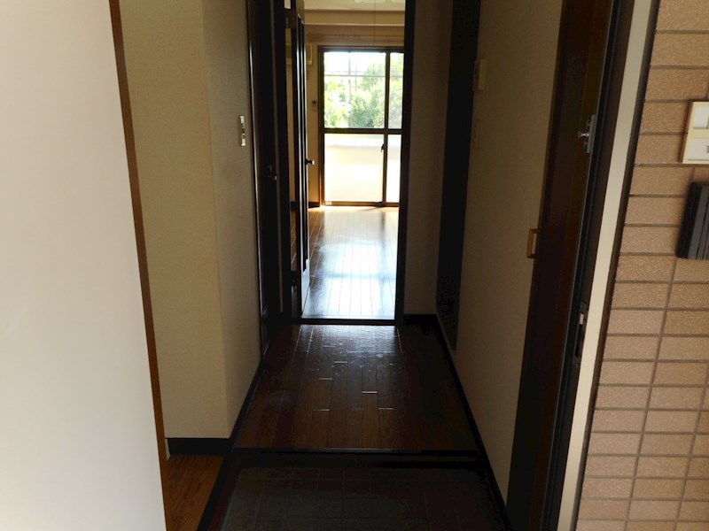 玄関　玄関※他号室の参考写真となります。