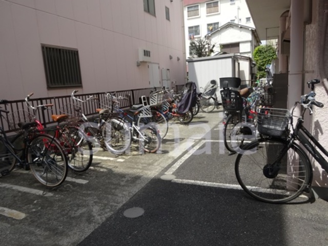 駐車場　駐輪場です☆