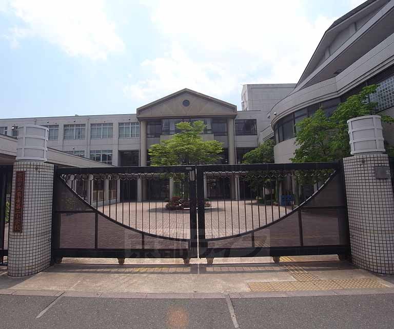 小学校　朱雀第二小学校（小学校）まで204m