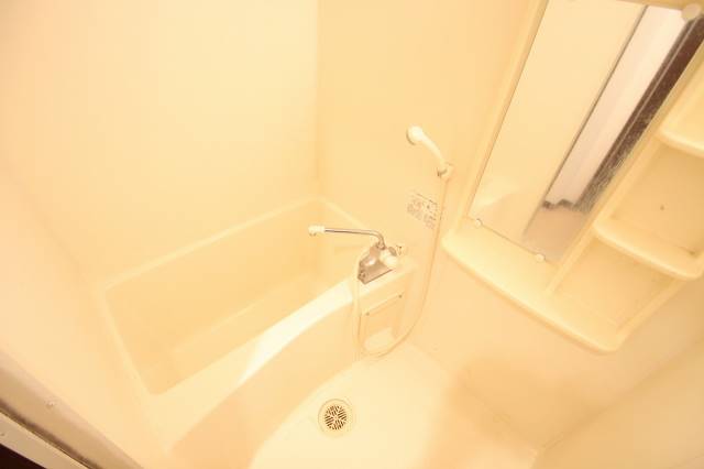 バス・シャワールーム　キレイなバスルームです