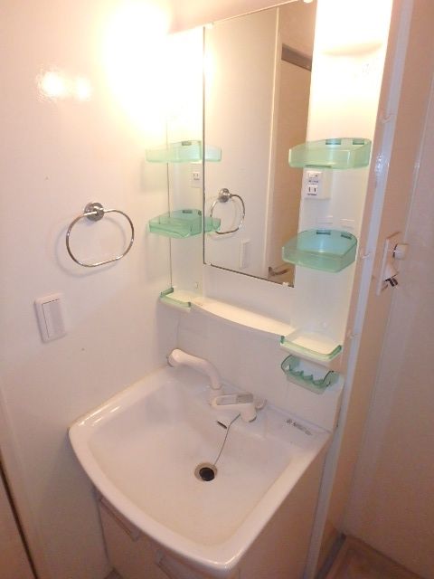 洗面設備　※別号室参考写真です