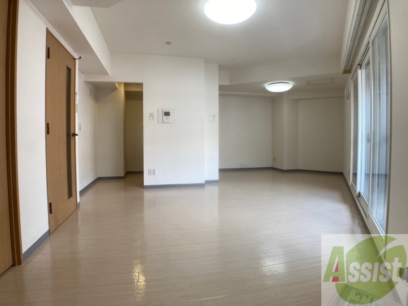 居室・リビング　広くてキレイなお部屋が広がっていて、充実した生活が送れそう。