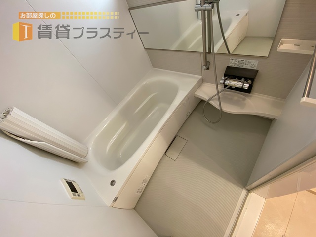 バス・シャワールーム　足を延ばせる１坪タイプです