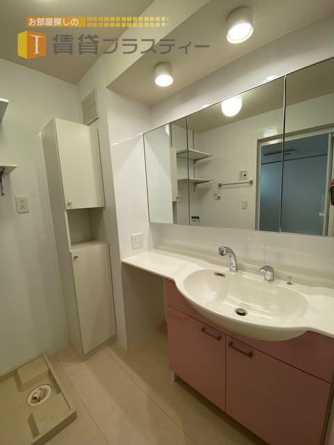 洗面設備　朝の準備も気分が上がりますね。。