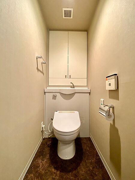 トイレ　※別部屋の参考写真です。
