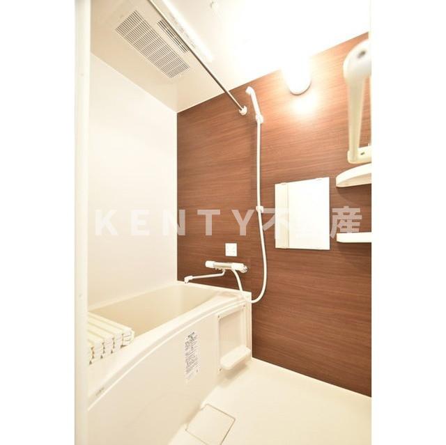 バス・シャワールーム　落ち着いた空間のお風呂です