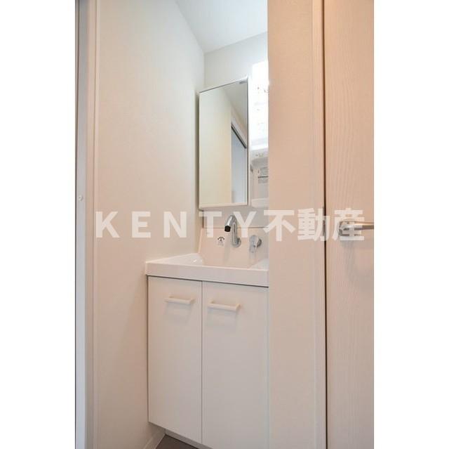 洗面設備　コンパクトで使いやすい洗面所