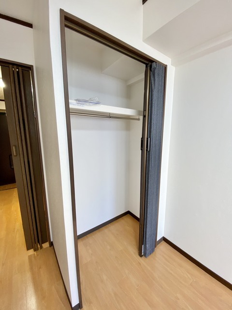 収納　スーツなどを引っ掛けれるクローゼット