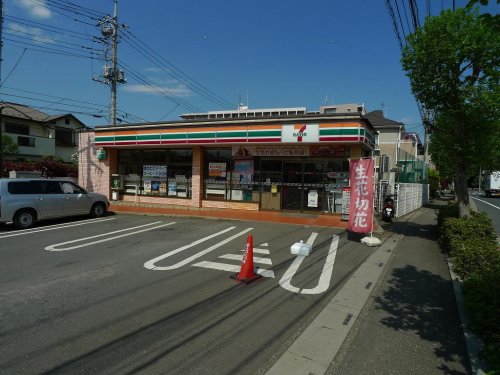 コンビニ　セブンイレブン中富南店（コンビニ）まで850m