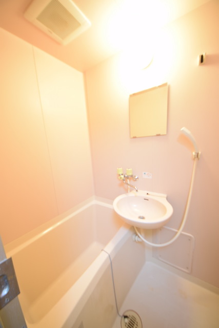 バス・シャワールーム　～今日の疲れはさっぱりと～