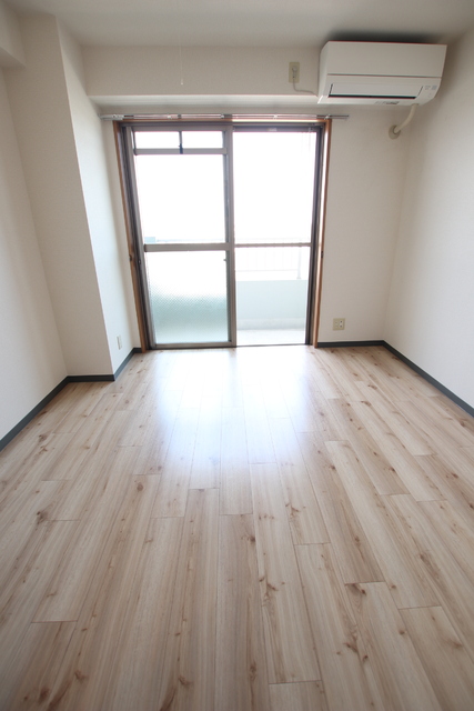 居室・リビング　明るい居室です！