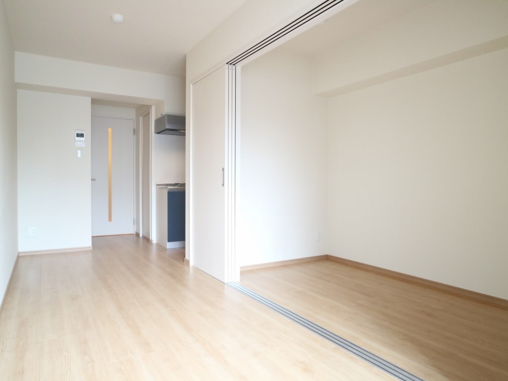 居室・リビング　※別号室の写真になります。