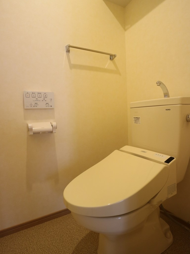 トイレ　※別号室の写真になります。