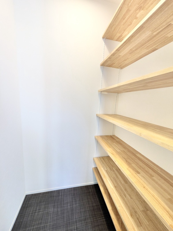 収納　生活空間を抑えた収納スペース付き