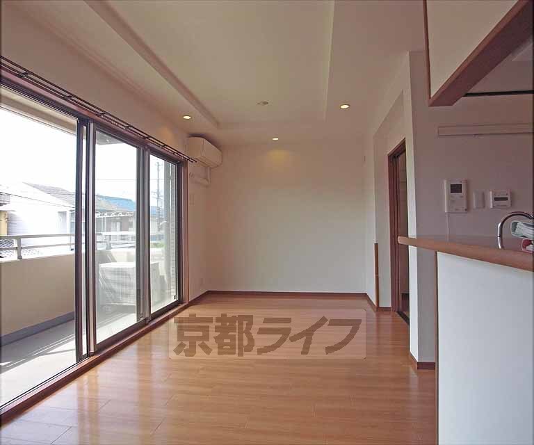 居室・リビング　きれいなお部屋です。