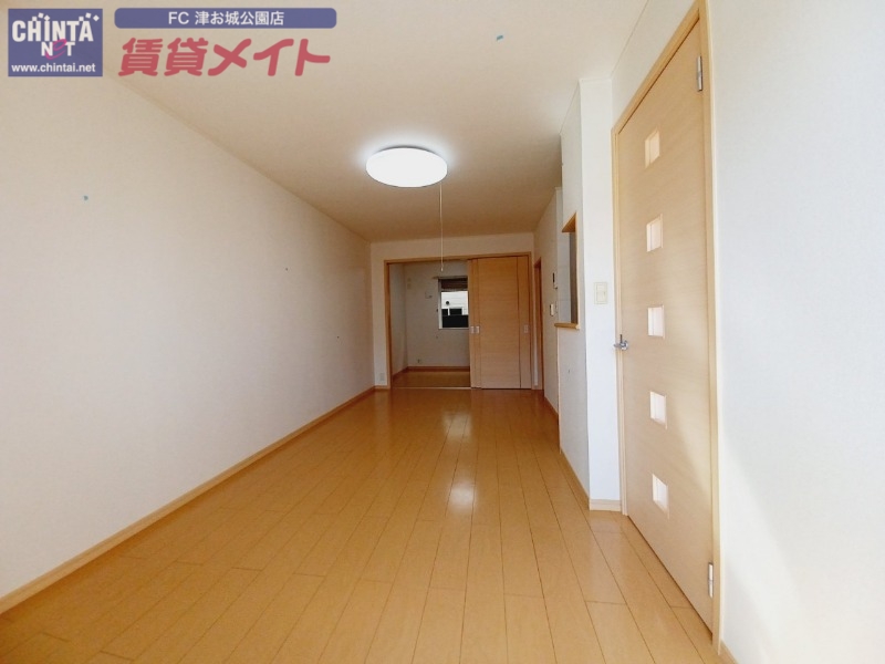 居室・リビング　同型参考写真