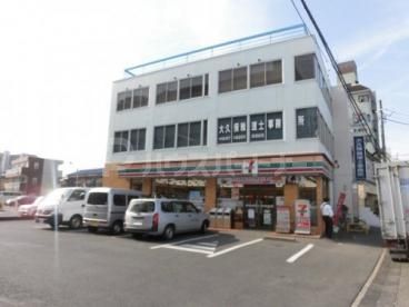 コンビニ　セブンレイブン船橋宮本3丁目店（コンビニ）まで400m