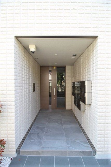 エントランス　お部屋探しはタウンハウジングへ♪