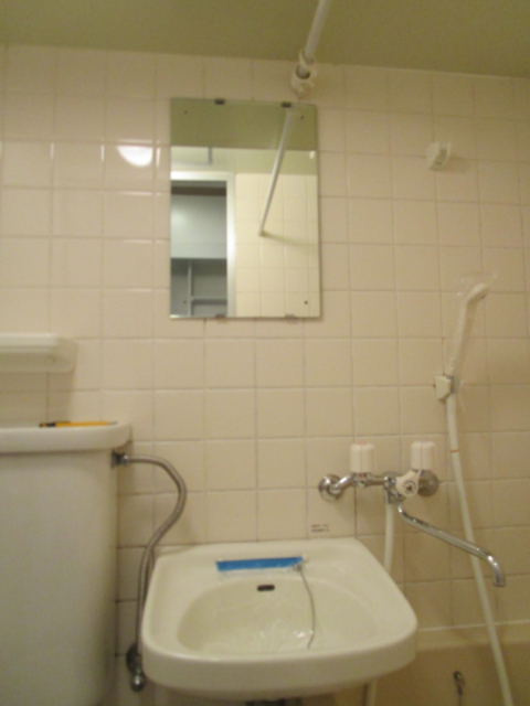 洗面設備　別部屋参考写真です