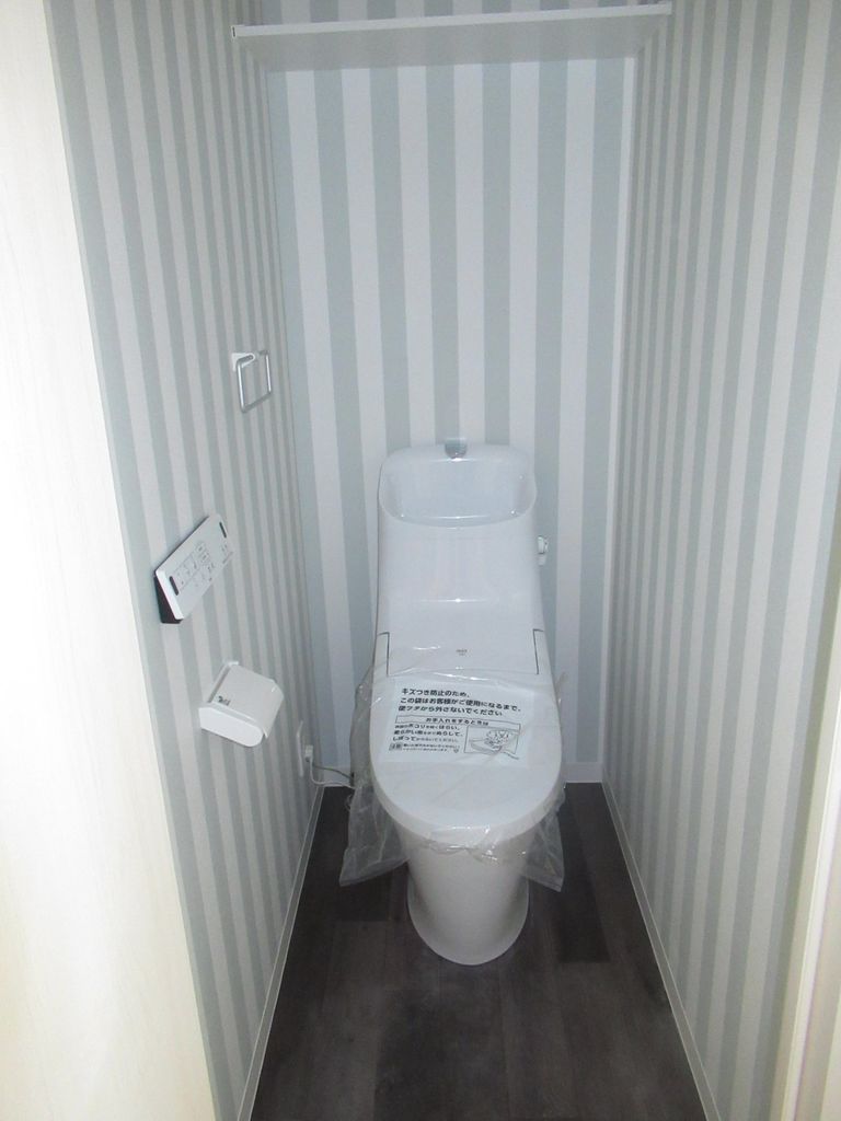 トイレ　温水洗浄便座