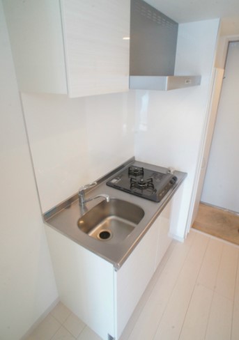 キッチン　別部屋参考写真となります