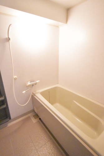 バス・シャワールーム　同物件別部屋参考写真。現状優先になります。