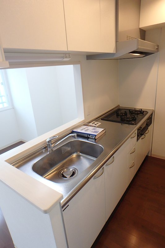 キッチン　3口コンロ