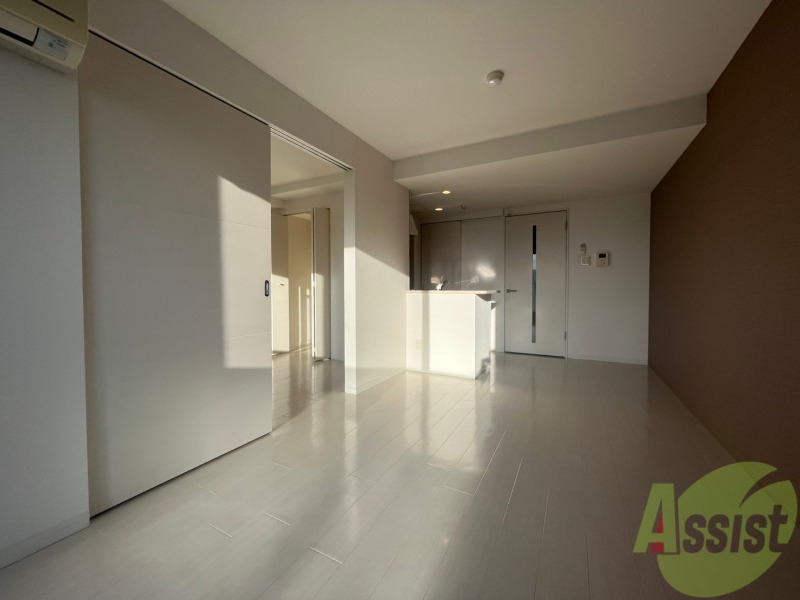 居室・リビング　広くてキレイなお部屋が広がっていて、充実した生活が送れそう。