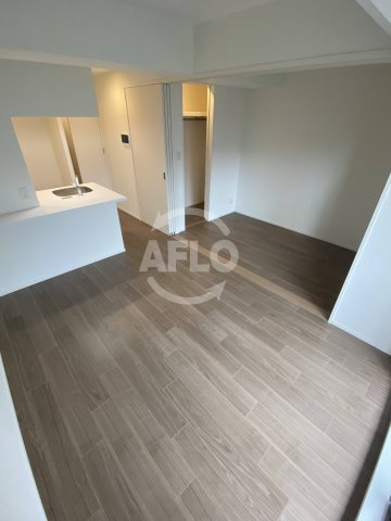 居室・リビング　レオンコンフォート難波クレア　リビング