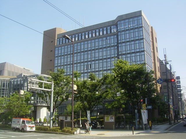 役所　福岡市中央区役所（役所）まで735m