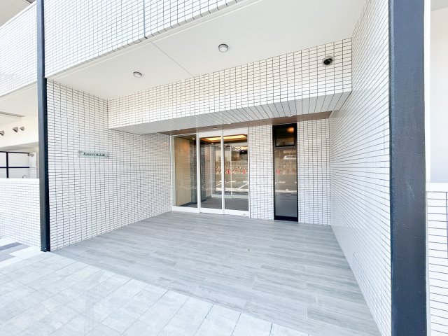 エントランス　オートロック付きなので安心ですね