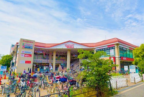 スーパー　デイリーカナートイズミヤ 天下茶屋店（スーパー）まで755m