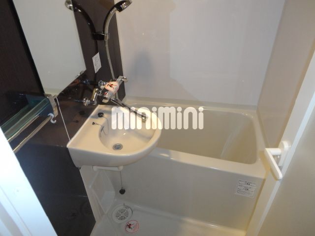 バス・シャワールーム　浴室乾燥機付きのお風呂です！