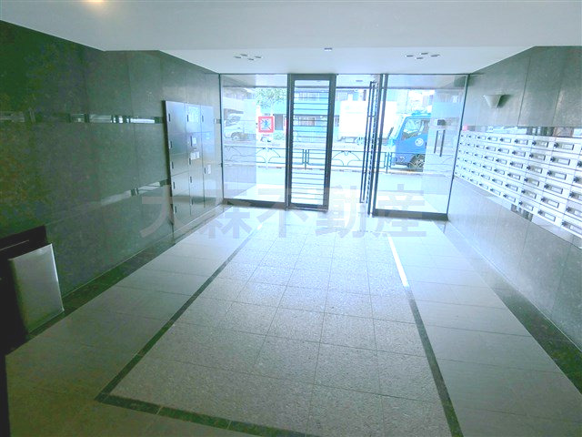 エントランス　防犯カメラTVモニター付オートロック宅配BOXメールBOX管