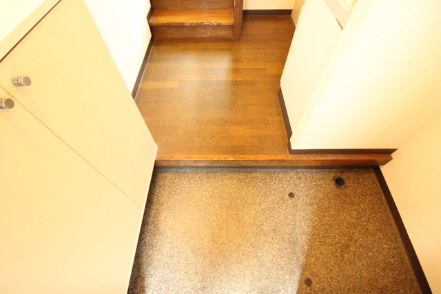 玄関　別室参考画像。反転あり。