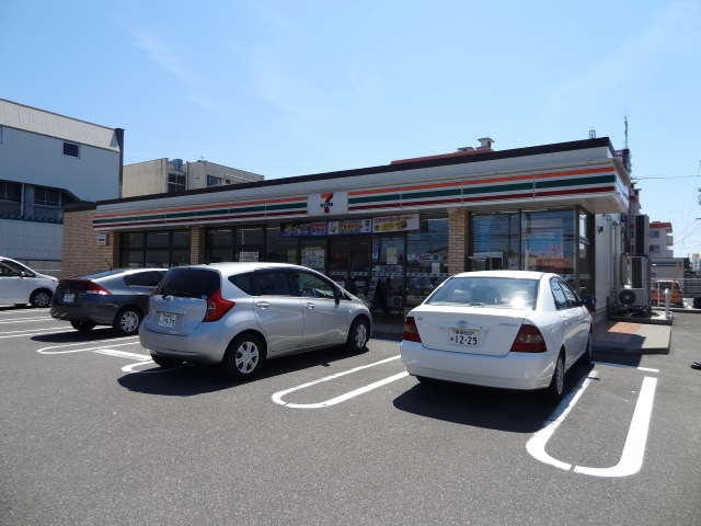 コンビニ　セブンイレブン新潟神道寺店（コンビニ）まで831m