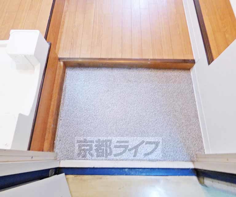 玄関　段差が少なくて、あがりやすい玄関です。