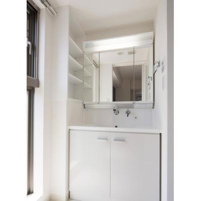 洗面設備　※別部屋の参考写真です。