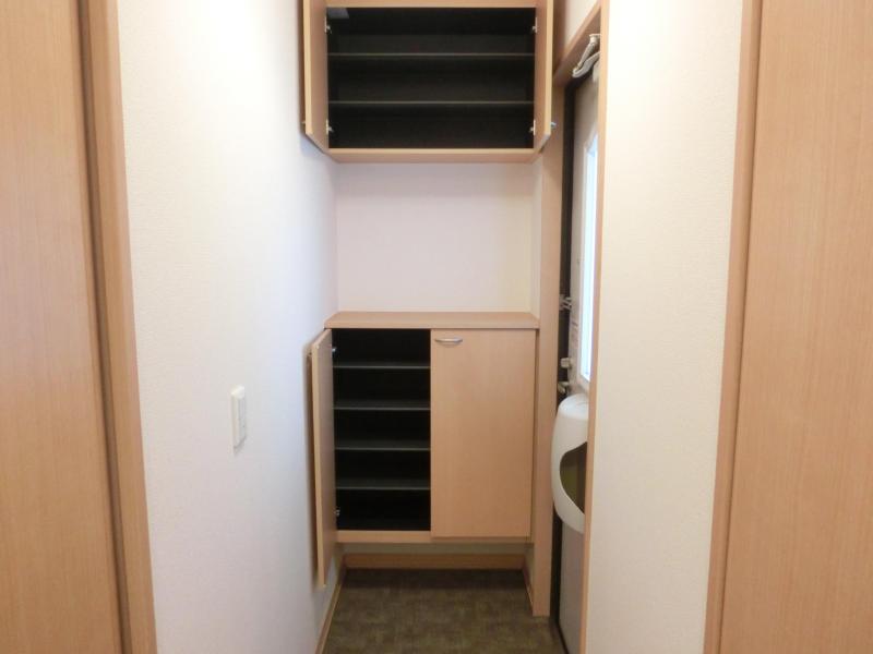 玄関　同タイプの写真です。