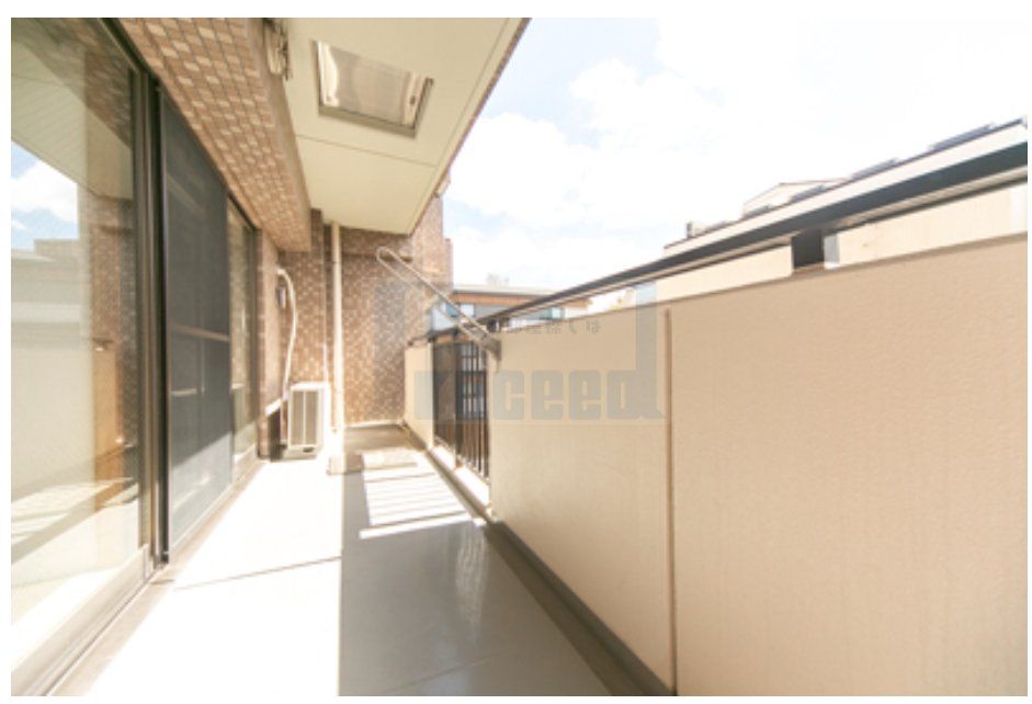 バルコニー　明るいバルコニー！