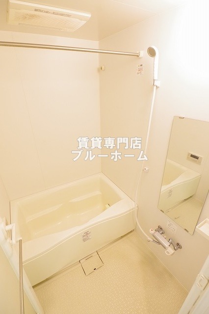バス・シャワールーム　追炊き・浴室乾燥付き！