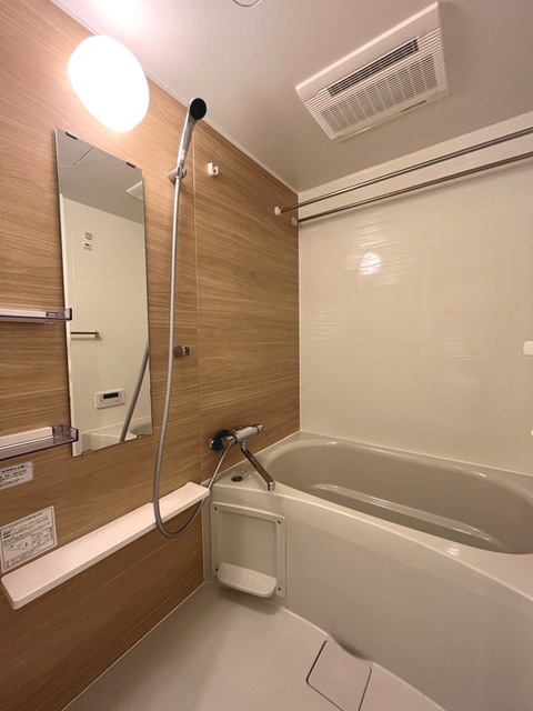 バス・シャワールーム　※写真は同タイプ住戸です。